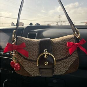 🎀Vintage Y2k Brown Coach sig. Soho Suede🤎